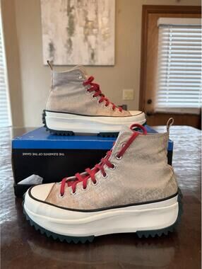 LIVERPOOL F.C. X  CONVERSE RUN STAR HIKE PLATFORM HIGH Men’s Size 7.5 Women’s 9